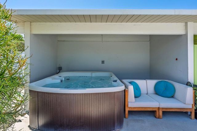 504 E Laurel Circle, Palm Springs, CA 92262
