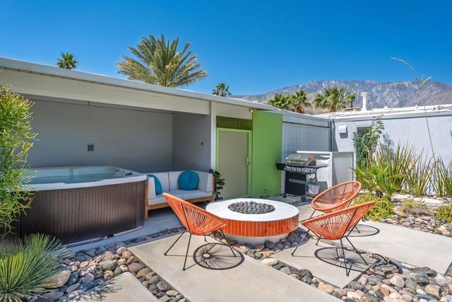 504 E Laurel Circle, Palm Springs, CA 92262