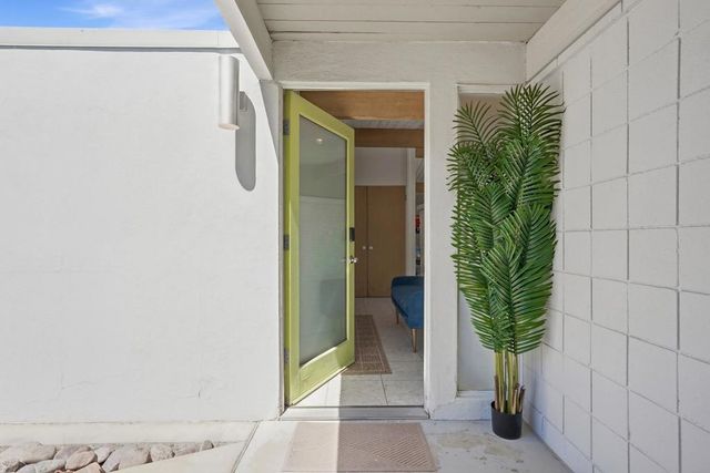 504 E Laurel Circle, Palm Springs, CA 92262
