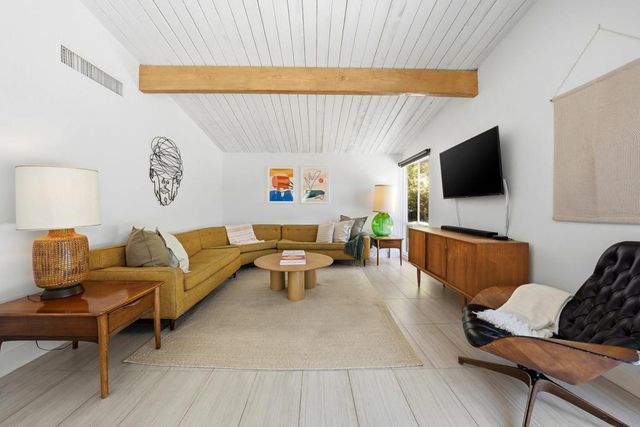 504 E Laurel Circle, Palm Springs, CA 92262