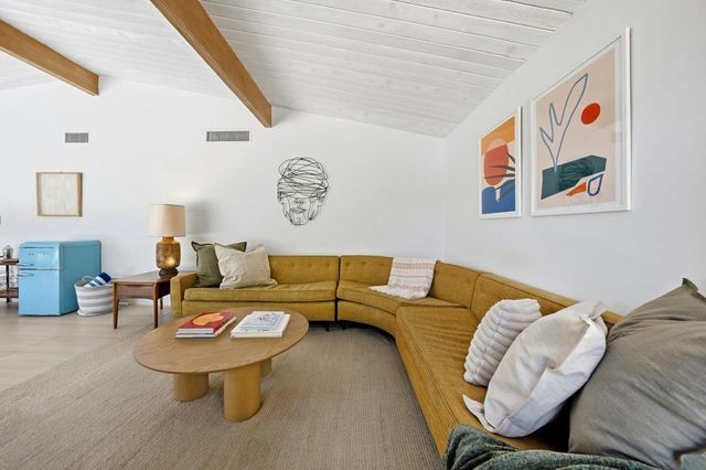 504 E Laurel Circle, Palm Springs, CA 92262