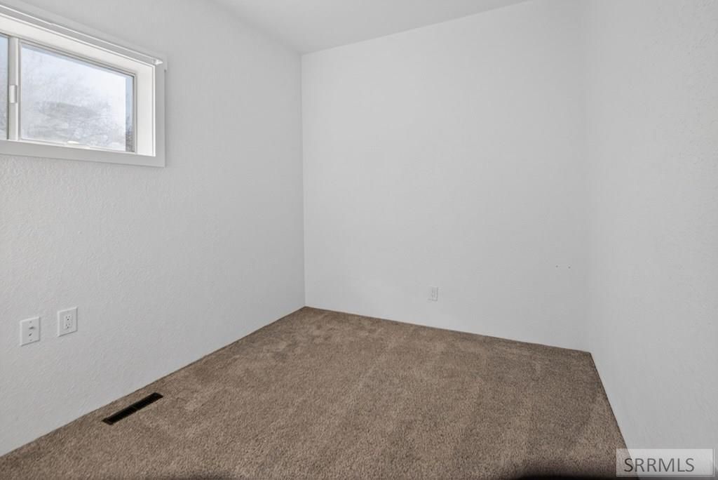 Image 18 of property listing at 221 Madison, American Falls, ID 83211