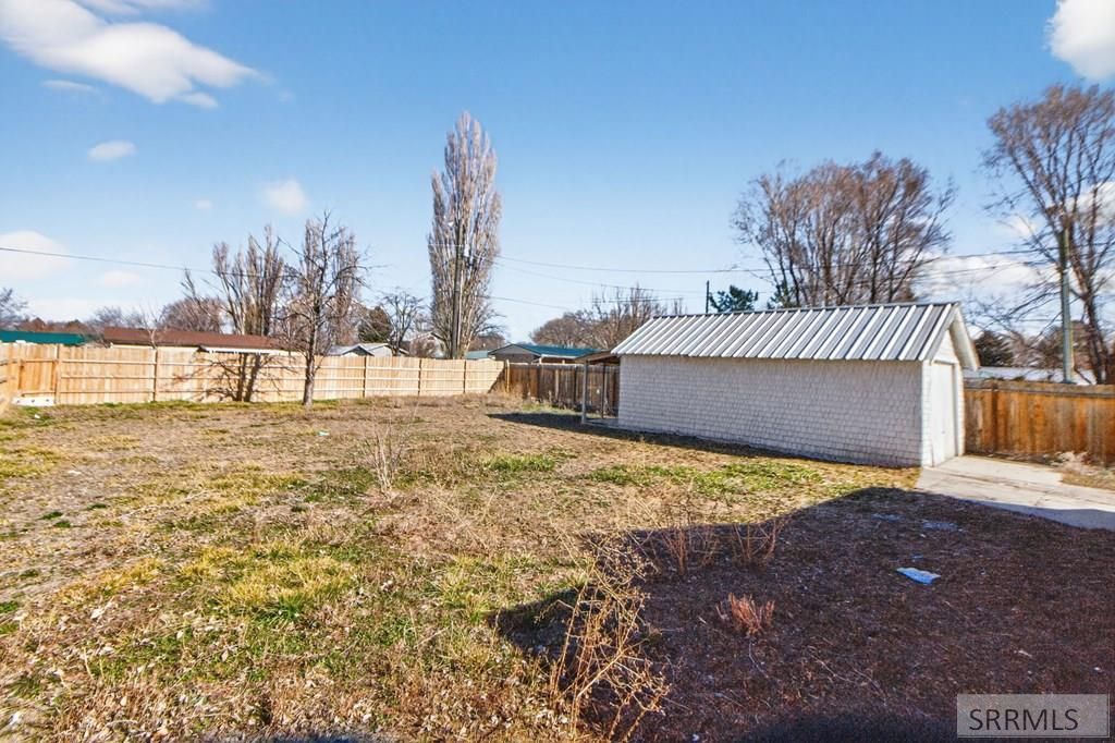 Image 23 of property listing at 221 Madison, American Falls, ID 83211