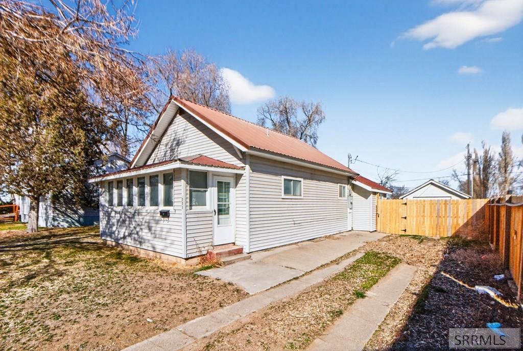 Image 26 of property listing at 221 Madison, American Falls, ID 83211