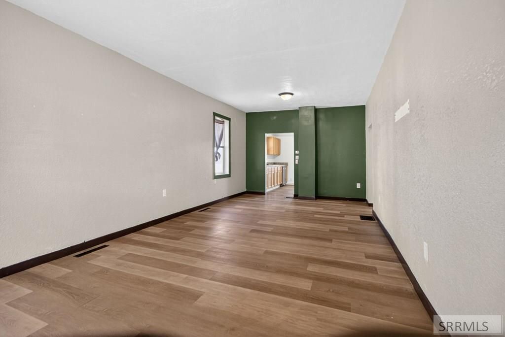 Image 4 of property listing at 221 Madison, American Falls, ID 83211