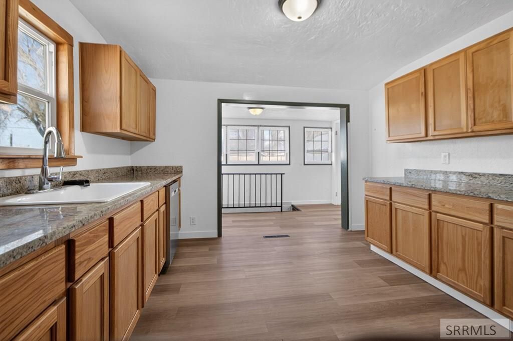 Image 8 of property listing at 221 Madison, American Falls, ID 83211