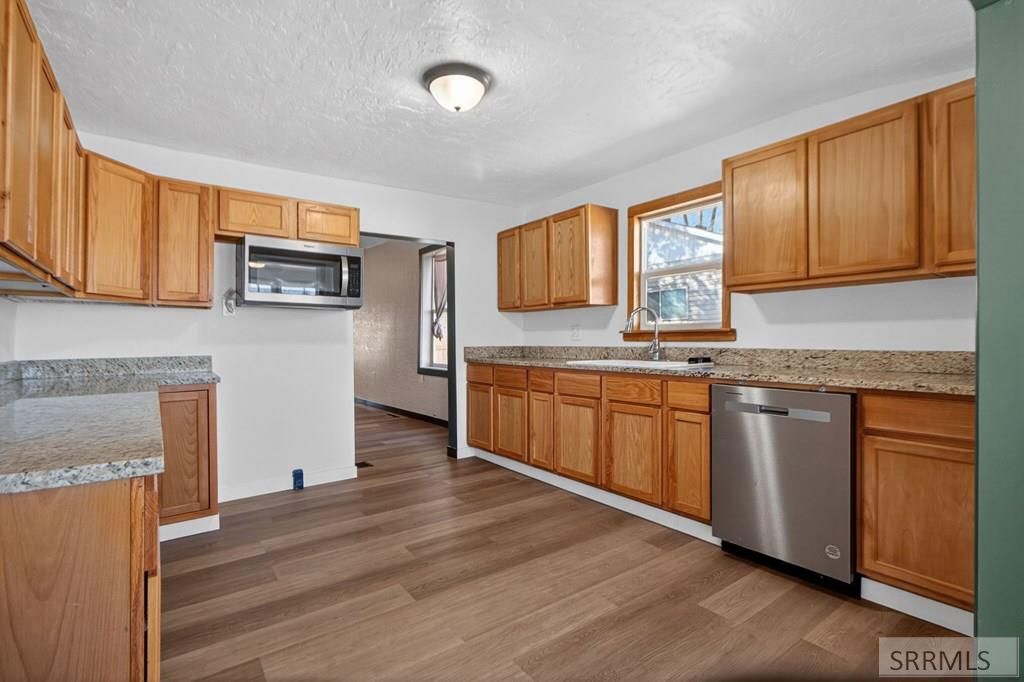 Image 9 of property listing at 221 Madison, American Falls, ID 83211