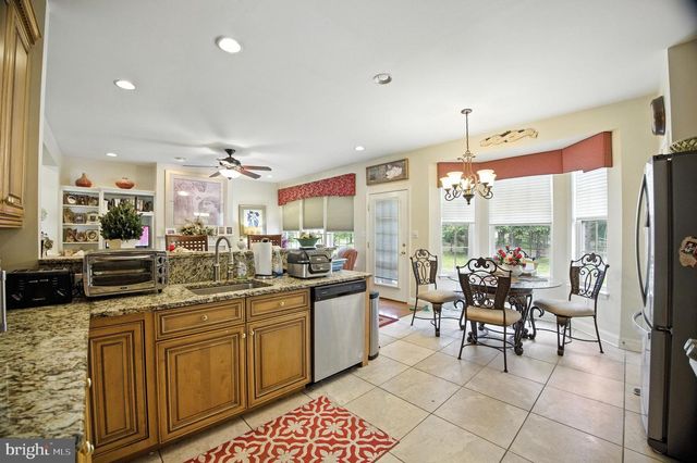 3 MELISSA DR, Sicklerville, NJ 08081