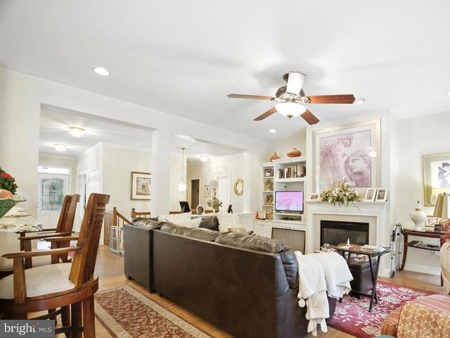 3 MELISSA DR, Sicklerville, NJ 08081