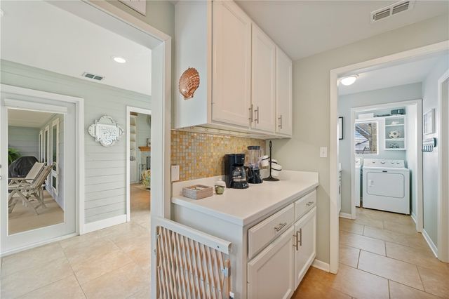 230 12th St S, Port Aransas, TX 78373