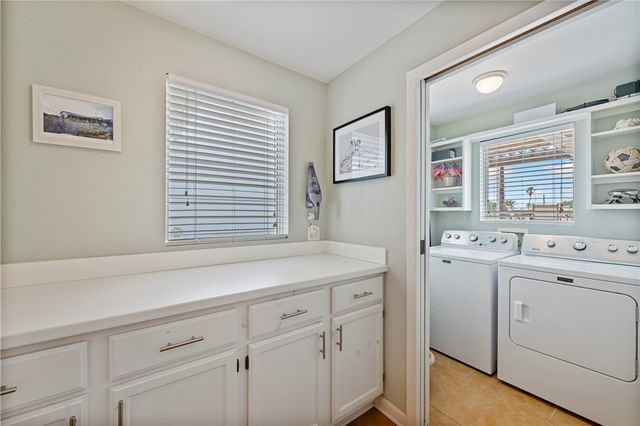 230 12th St S, Port Aransas, TX 78373