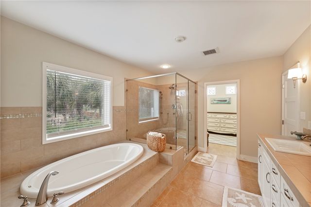 230 12th St S, Port Aransas, TX 78373