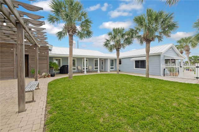 230 12th St S, Port Aransas, TX 78373