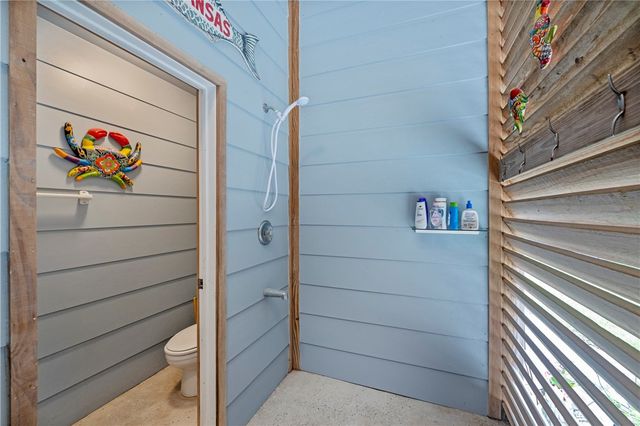 230 12th St S, Port Aransas, TX 78373