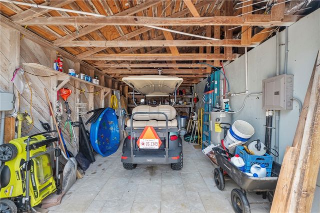 230 12th St S, Port Aransas, TX 78373
