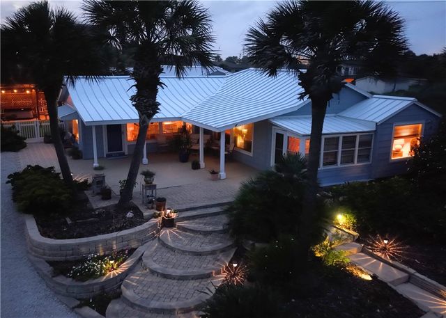 230 12th St S, Port Aransas, TX 78373