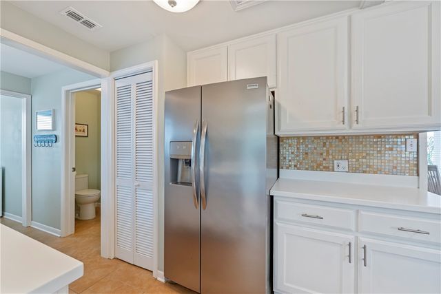 230 12th St S, Port Aransas, TX 78373