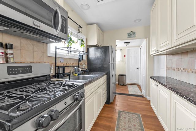 27 Edwin Court, East Rockaway, NY 11518