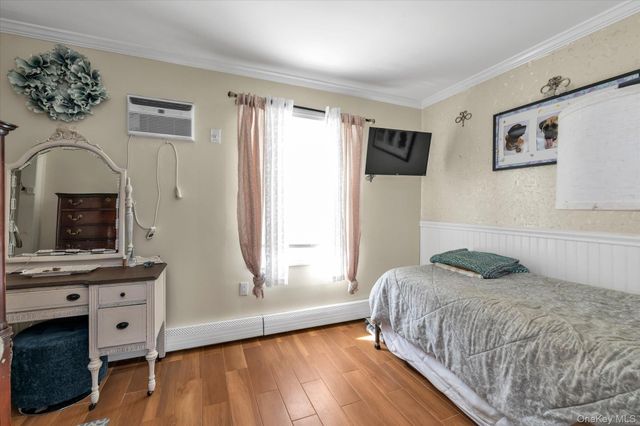 27 Edwin Court, East Rockaway, NY 11518