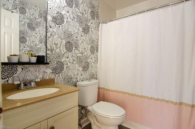 430 Delaware Ave Apt 210, Norfolk, VA 23508