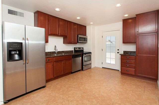 3228 W LISBON Lane, Phoenix, AZ 85053