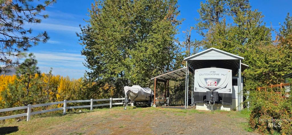 155 Chief Looking Glass Ln, Kamiah, ID 83536 photo 3