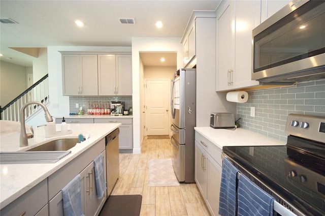 5974 GRAND SONATA AVENUE, Lutz, FL 33558