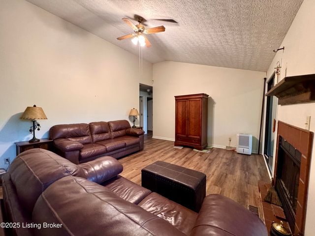 796 Lake Forest Ln, Westview, KY 40178