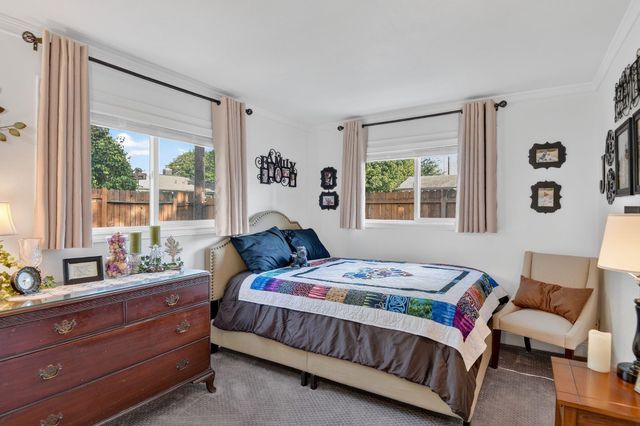 3302 N Vista Rd, Millwood, WA 99212