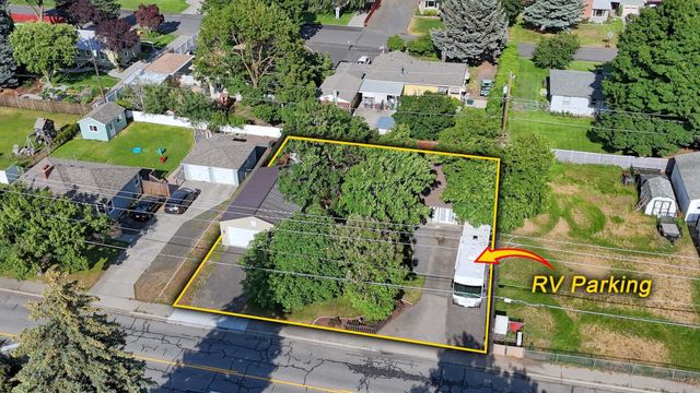 3302 N Vista Rd, Millwood, WA 99212