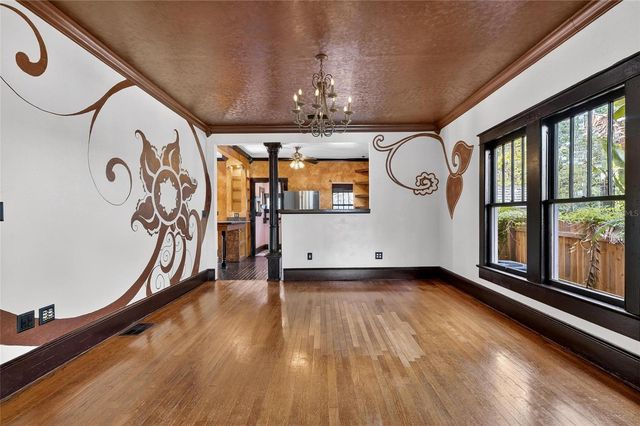 810 W RIVER HEIGHTS AVENUE, Tampa, FL 33603