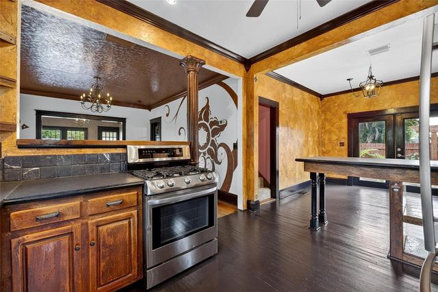 810 W RIVER HEIGHTS AVENUE, Tampa, FL 33603