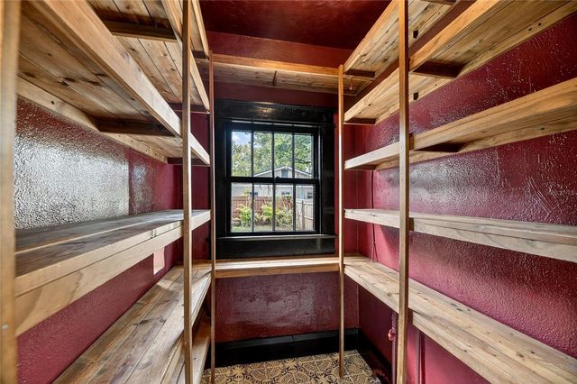 810 W RIVER HEIGHTS AVENUE, Tampa, FL 33603