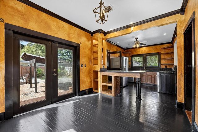 810 W RIVER HEIGHTS AVENUE, Tampa, FL 33603