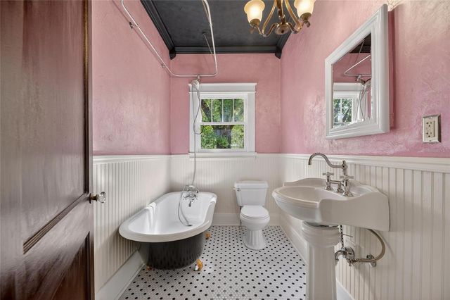 810 W RIVER HEIGHTS AVENUE, Tampa, FL 33603