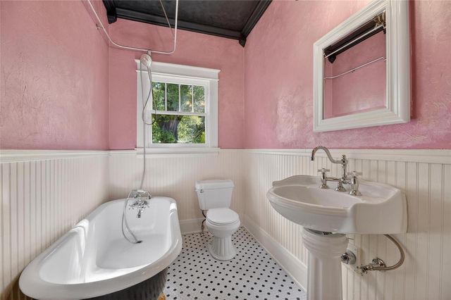 810 W RIVER HEIGHTS AVENUE, Tampa, FL 33603