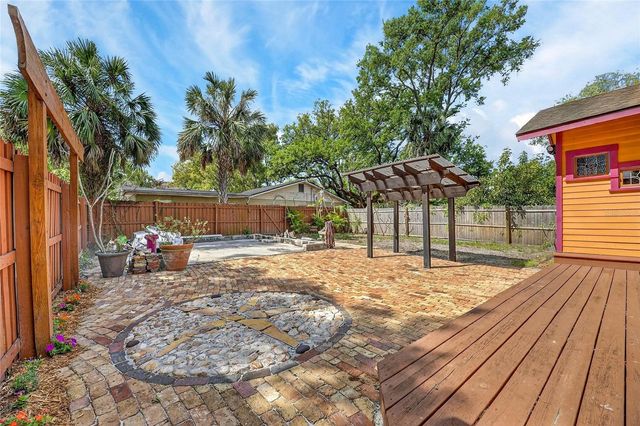 810 W RIVER HEIGHTS AVENUE, Tampa, FL 33603