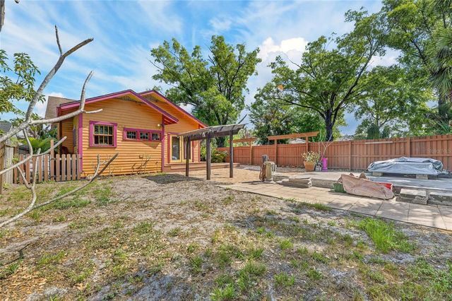 810 W RIVER HEIGHTS AVENUE, Tampa, FL 33603