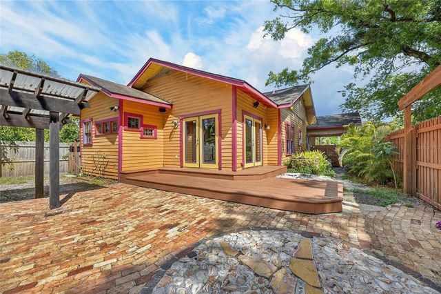 810 W RIVER HEIGHTS AVENUE, Tampa, FL 33603