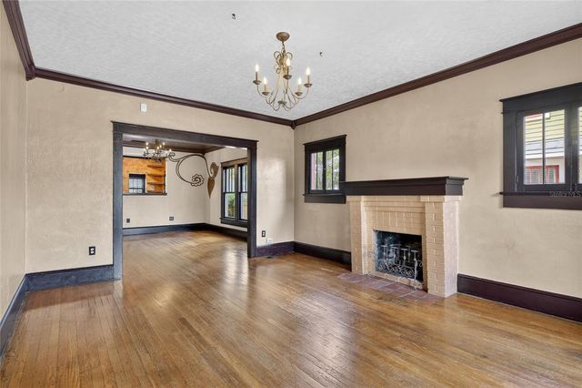 810 W RIVER HEIGHTS AVENUE, Tampa, FL 33603