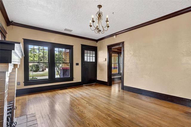 810 W RIVER HEIGHTS AVENUE, Tampa, FL 33603