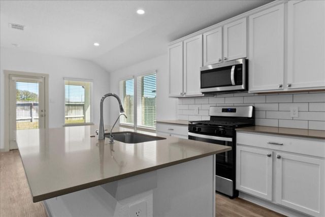 635 Hidden Brook Drive, Baytown, TX 77523