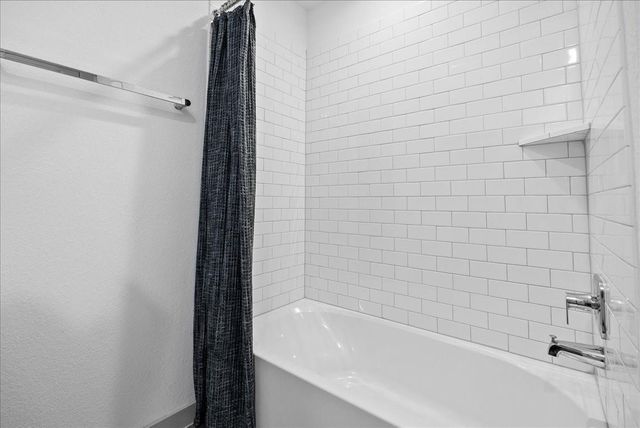 635 Hidden Brook Drive, Baytown, TX 77523