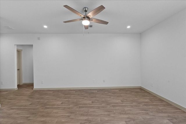 635 Hidden Brook Drive, Baytown, TX 77523