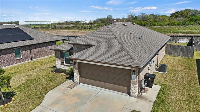 635 Hidden Brook Drive, Baytown, TX 77523