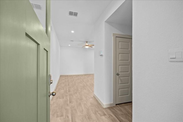 635 Hidden Brook Drive, Baytown, TX 77523