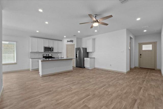 635 Hidden Brook Drive, Baytown, TX 77523