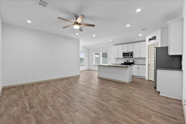 635 Hidden Brook Drive, Baytown, TX 77523