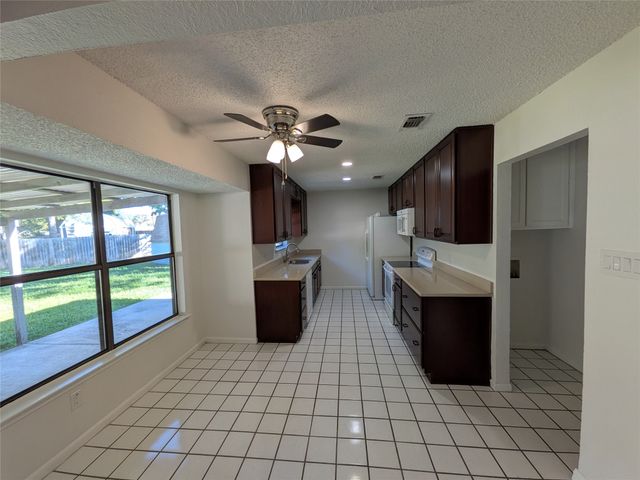 1104 Thistle Court, Benbrook, TX 76126