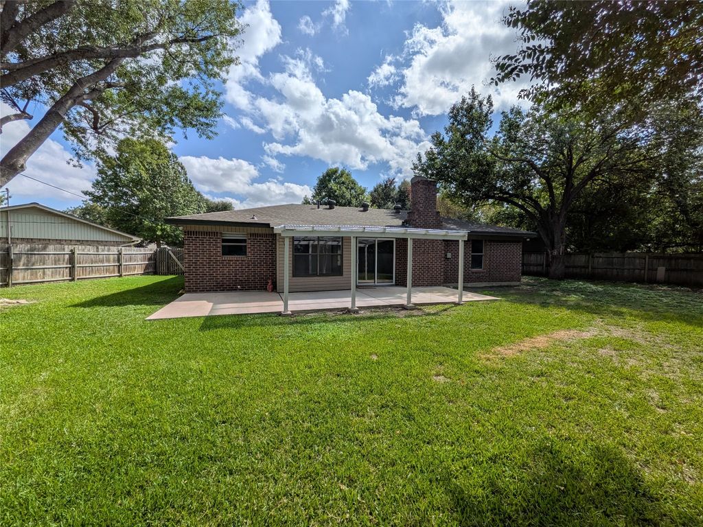 1104 Thistle Court, Benbrook, TX 76126 — photo 3